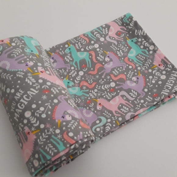 Unicorn flannel blanket - Picture 1 of 4